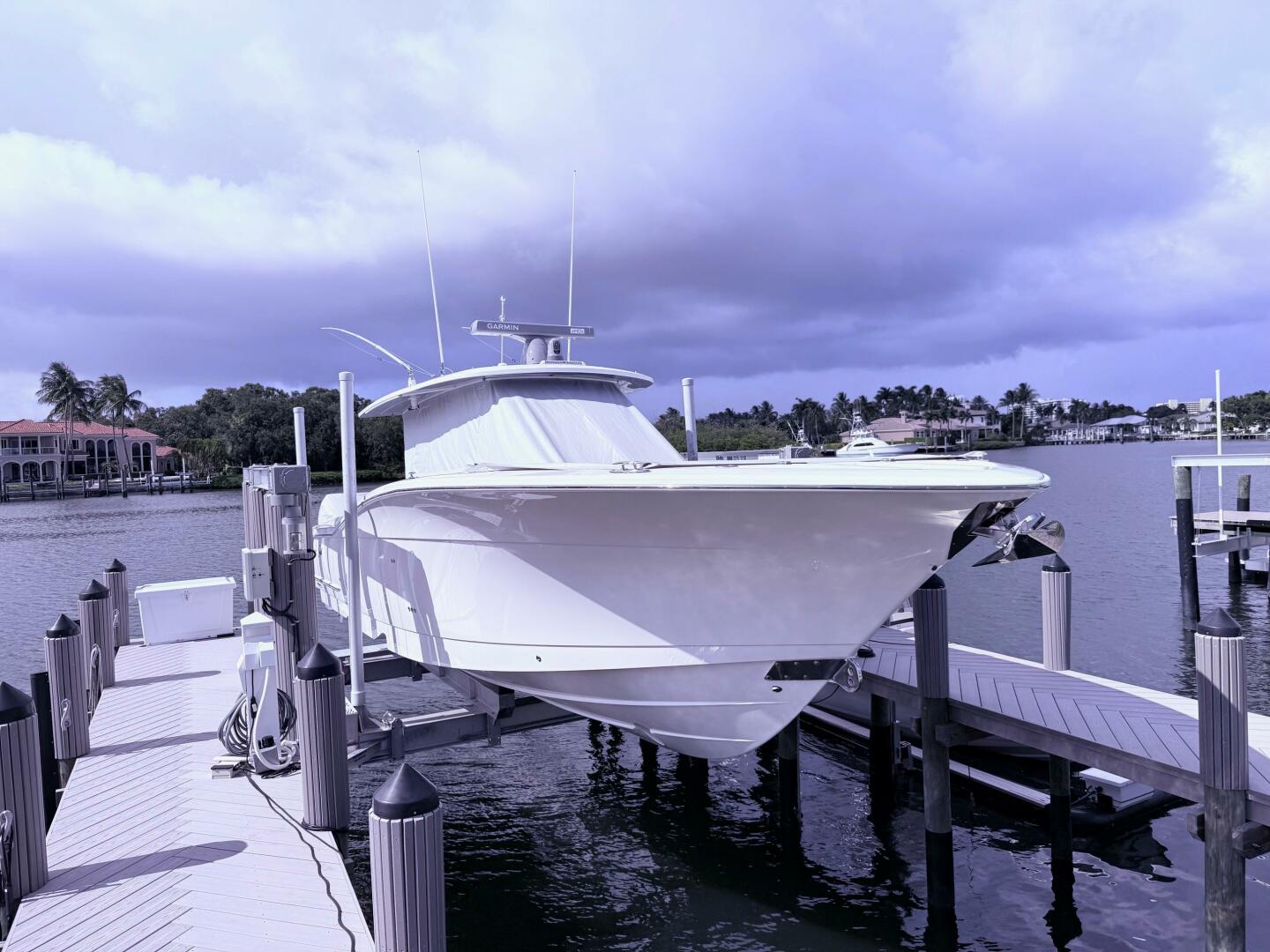 2006 Carver 43 Motor Yacht - Image 10
