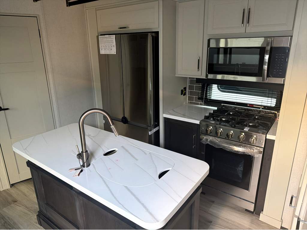 2026 Keystone ALPINE 3710FL - Image 23