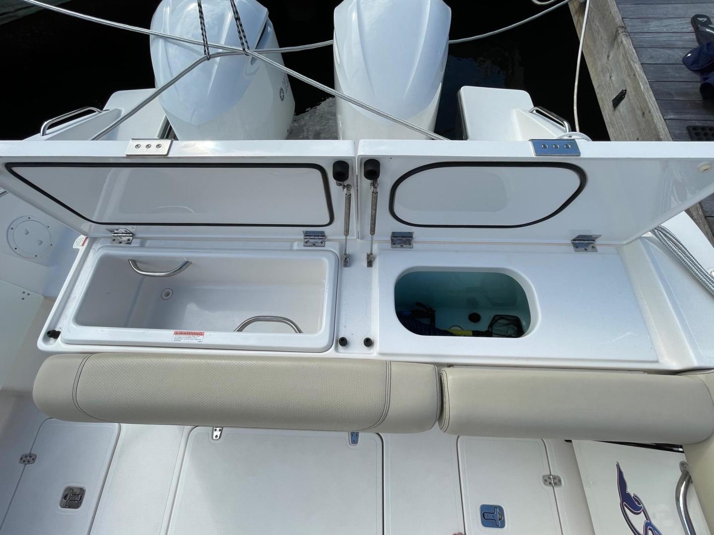 2018 Pursuit 325 DC - Image 18