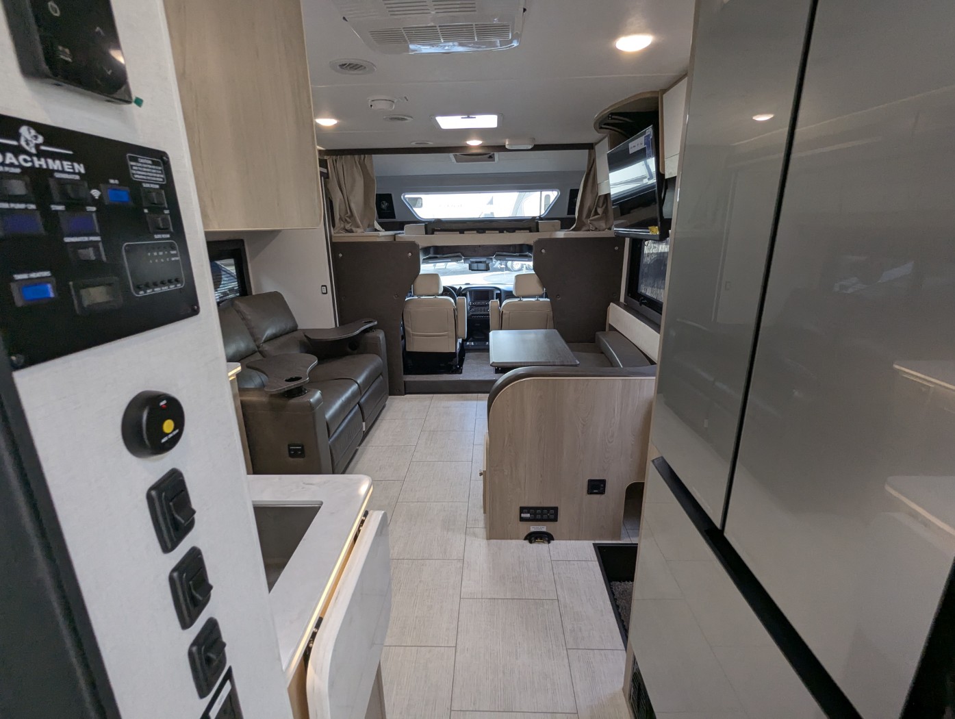 2026 Coachmen Entourage 330DS - Image 28