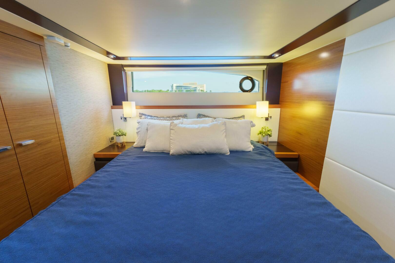 2017 Tiara Yachts C53 Coupe - Image 32