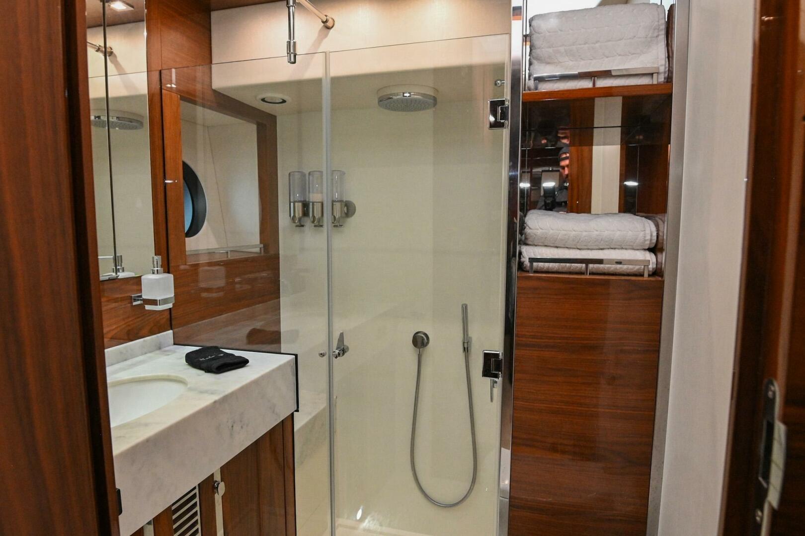 2015 Sunseeker Predator 68 - Image 13