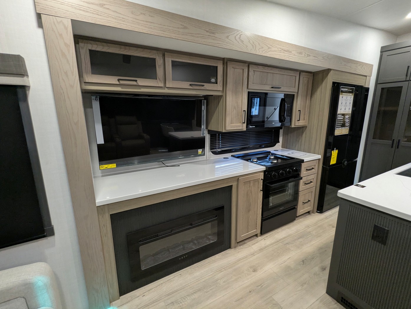 2026 Forest River Rockwood Signature R361RLS - Image 22