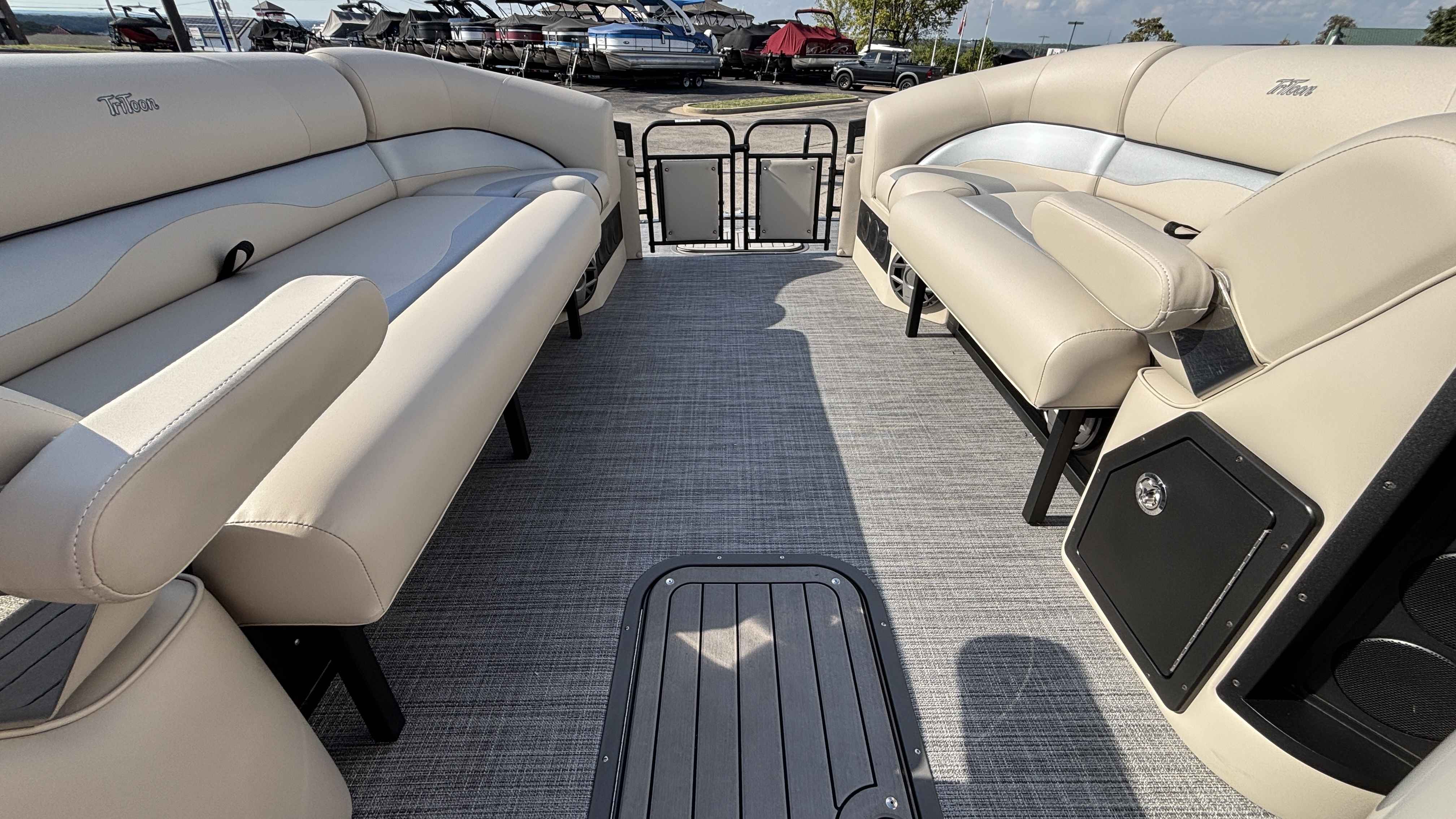 2026 JC Pontoon NepToon 25TT Sport DSL - Image 11