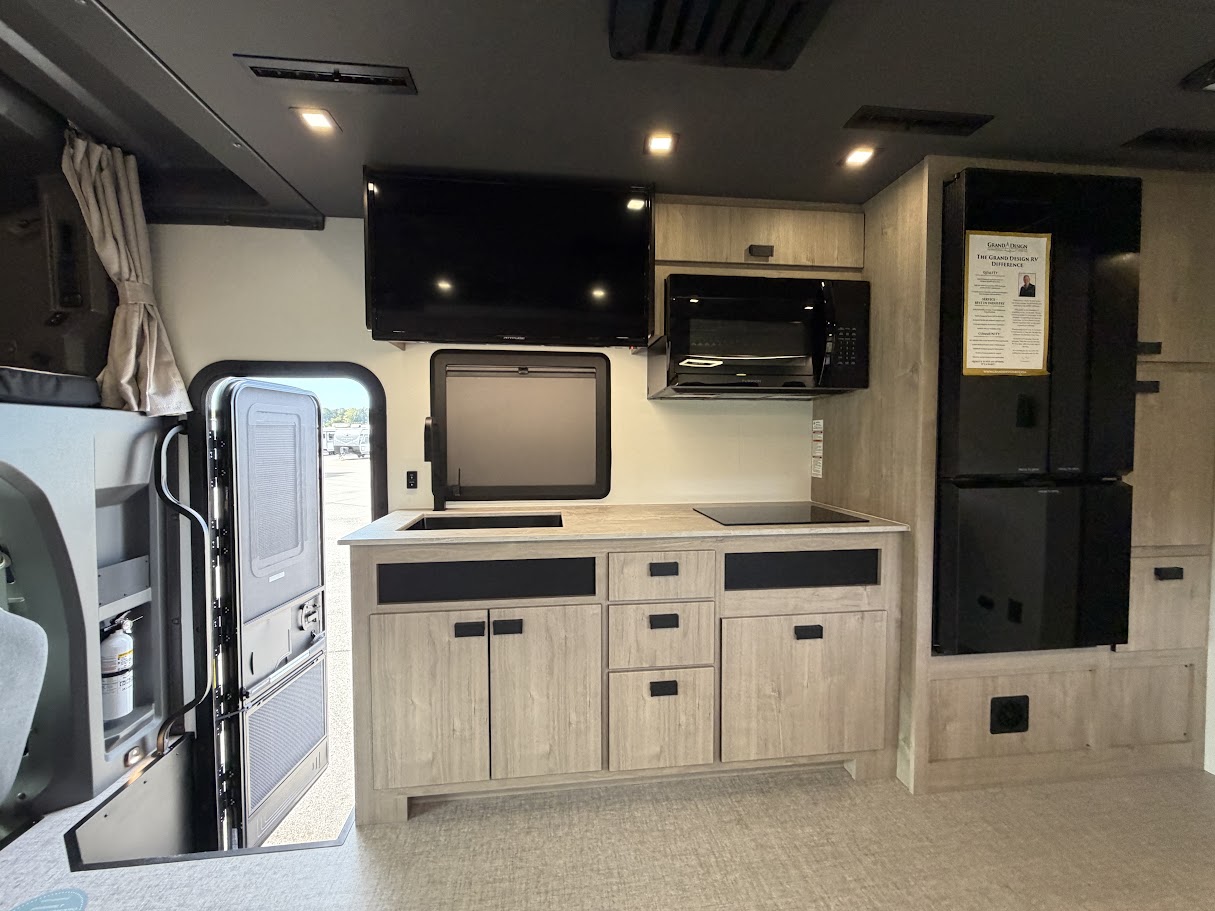 2027 GRAND DESIGN LINEAGE SERIESE 30DC - Image 32