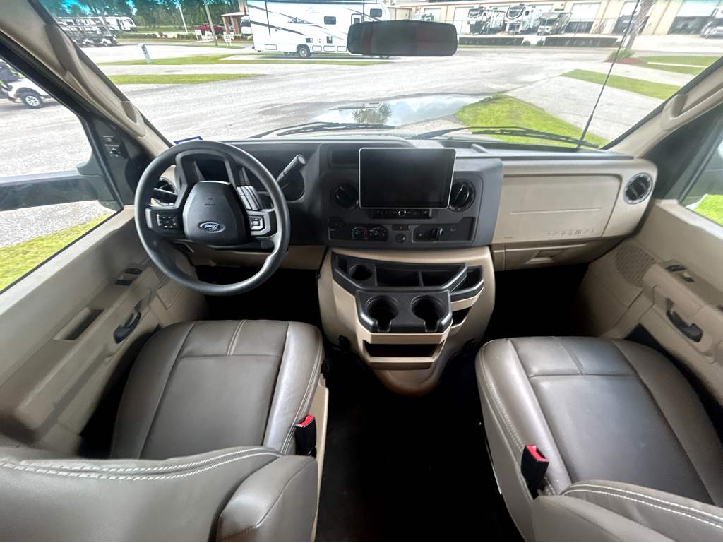2024 Thor Motor Coach QUANTUM KW29 - Image 10