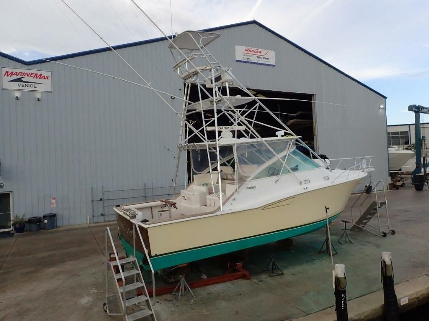 2000 Cabo 35 Express - Image 18
