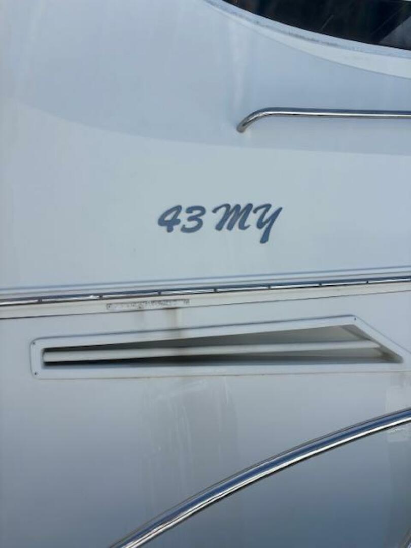 2006 Carver 43 Motor Yacht - Image 44