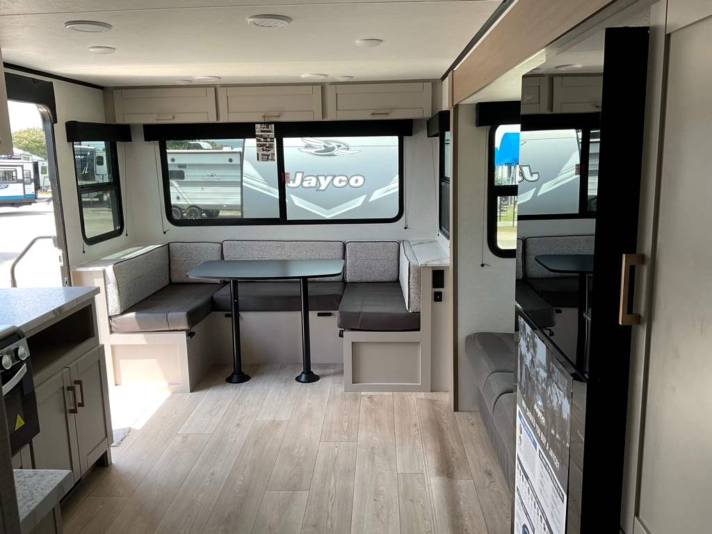 2027 JAYCO Jay Feather 25 RLSL - Image 6