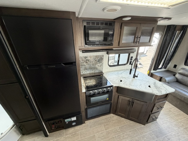 2021 Forest River Cherokee Grey Wolf 23MK - Image 15