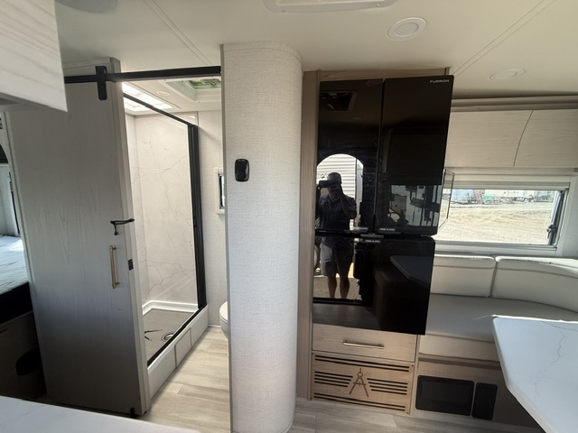 2025 Grand Design Serenova 160LG - Image 17