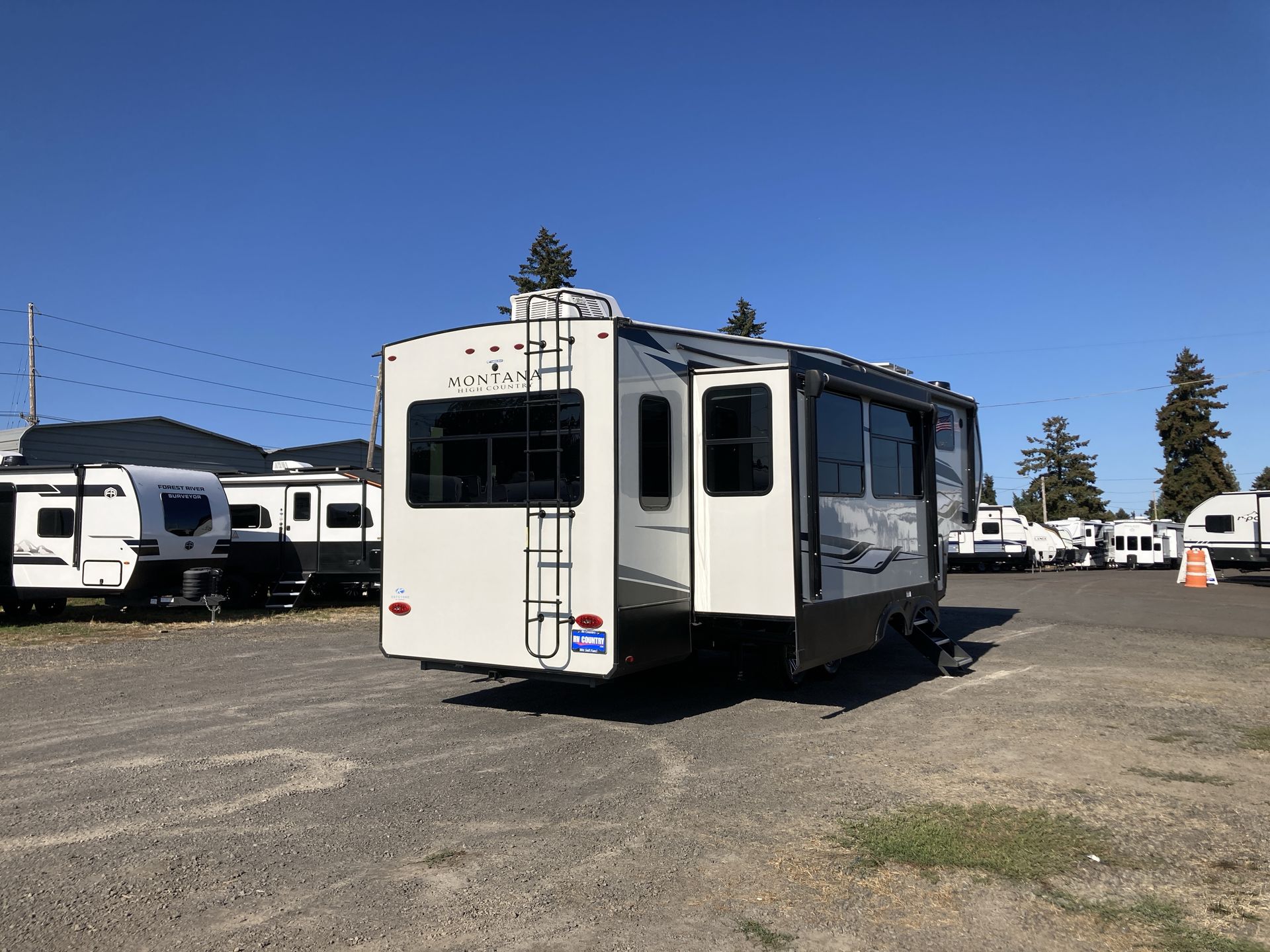 2022 Keystone Montana High Country 295RL - Image 23