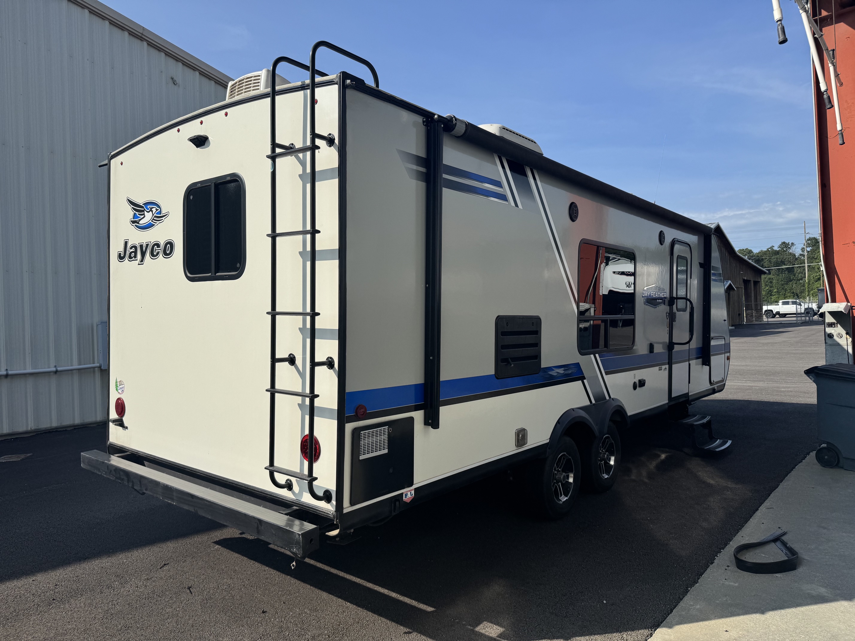 2019 JAYCO JAY FEATHER 23RB - Image 4