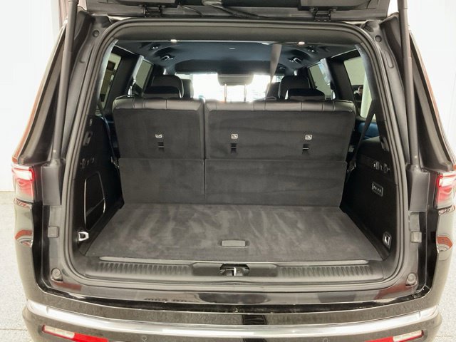 2024 Jeep Wagoneer Utility 4D Series III 4WD - Image 23