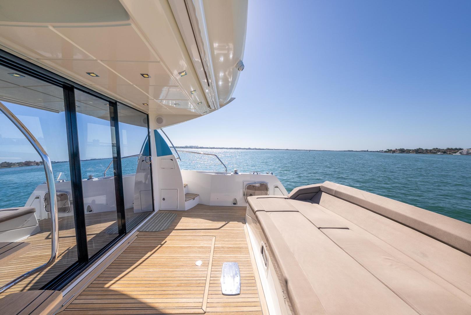 2016 Prestige 550 S - Image 16