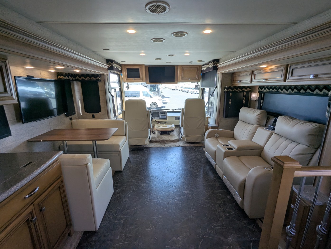 2016 Newmar Bay Star 3403 - Image 42