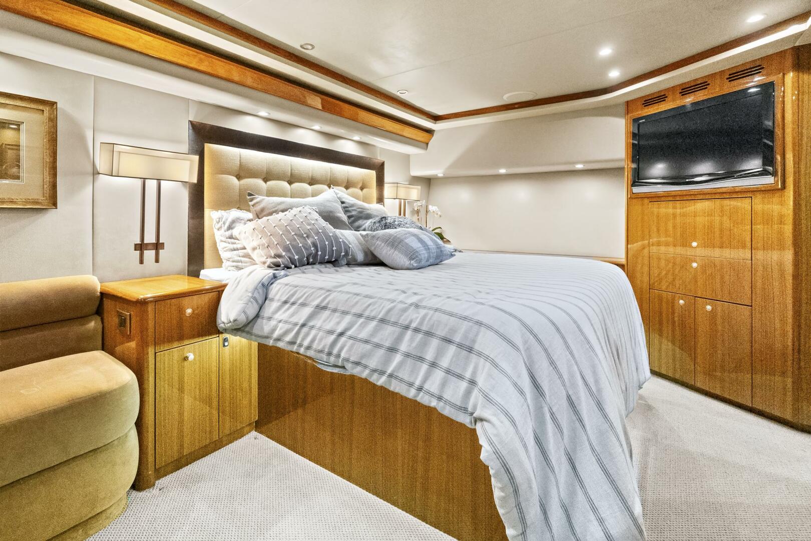 2008 Viking 74 Enclosed Bridge - Image 44