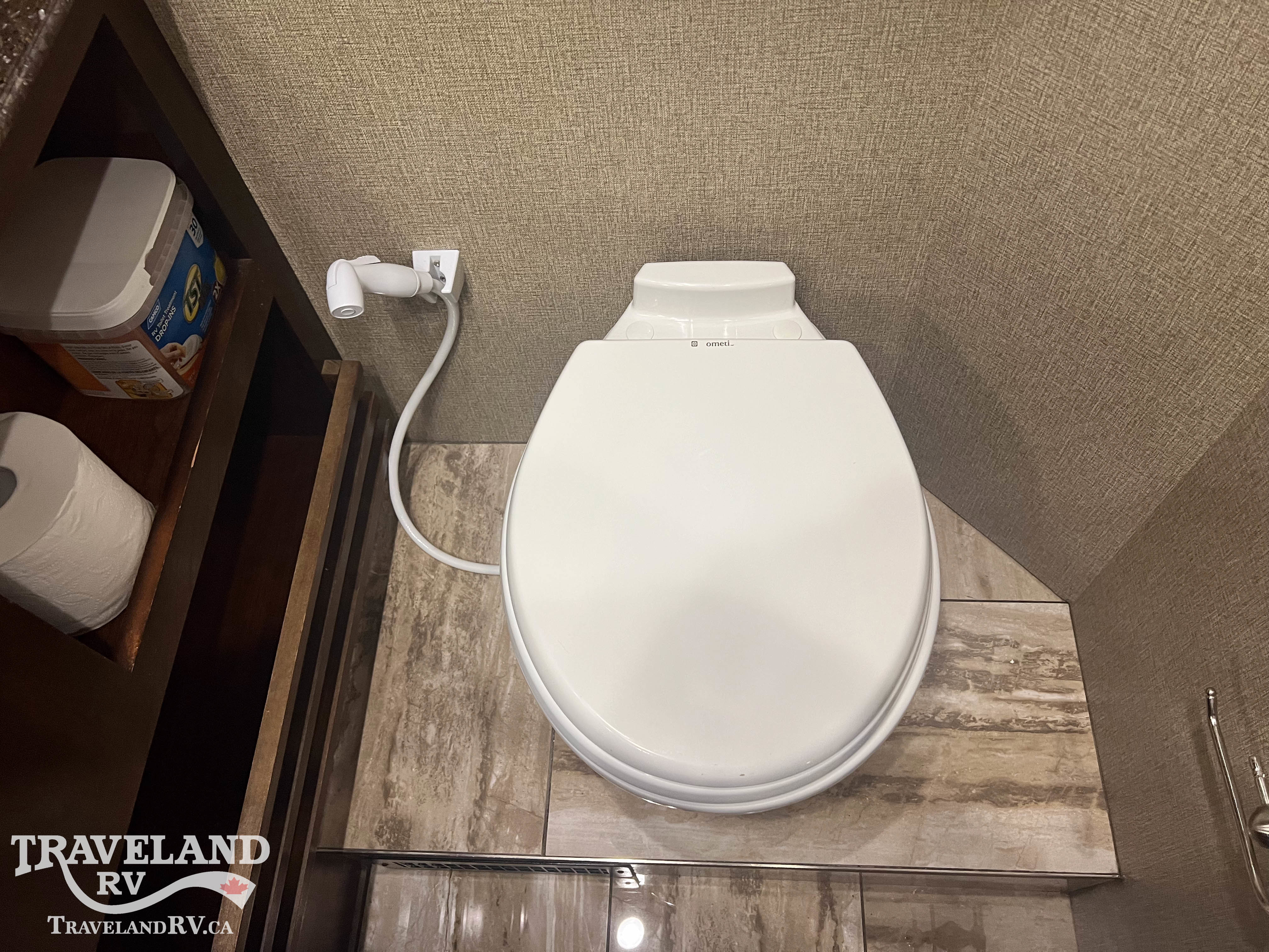 2018 Fleetwood Discovery LXE 40D - Image 23