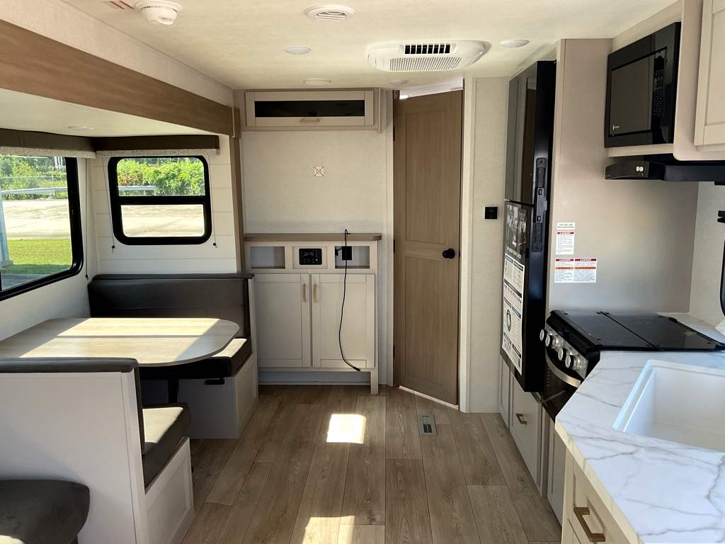 2027 JAYCO Jay Flight 262RLS - Image 6