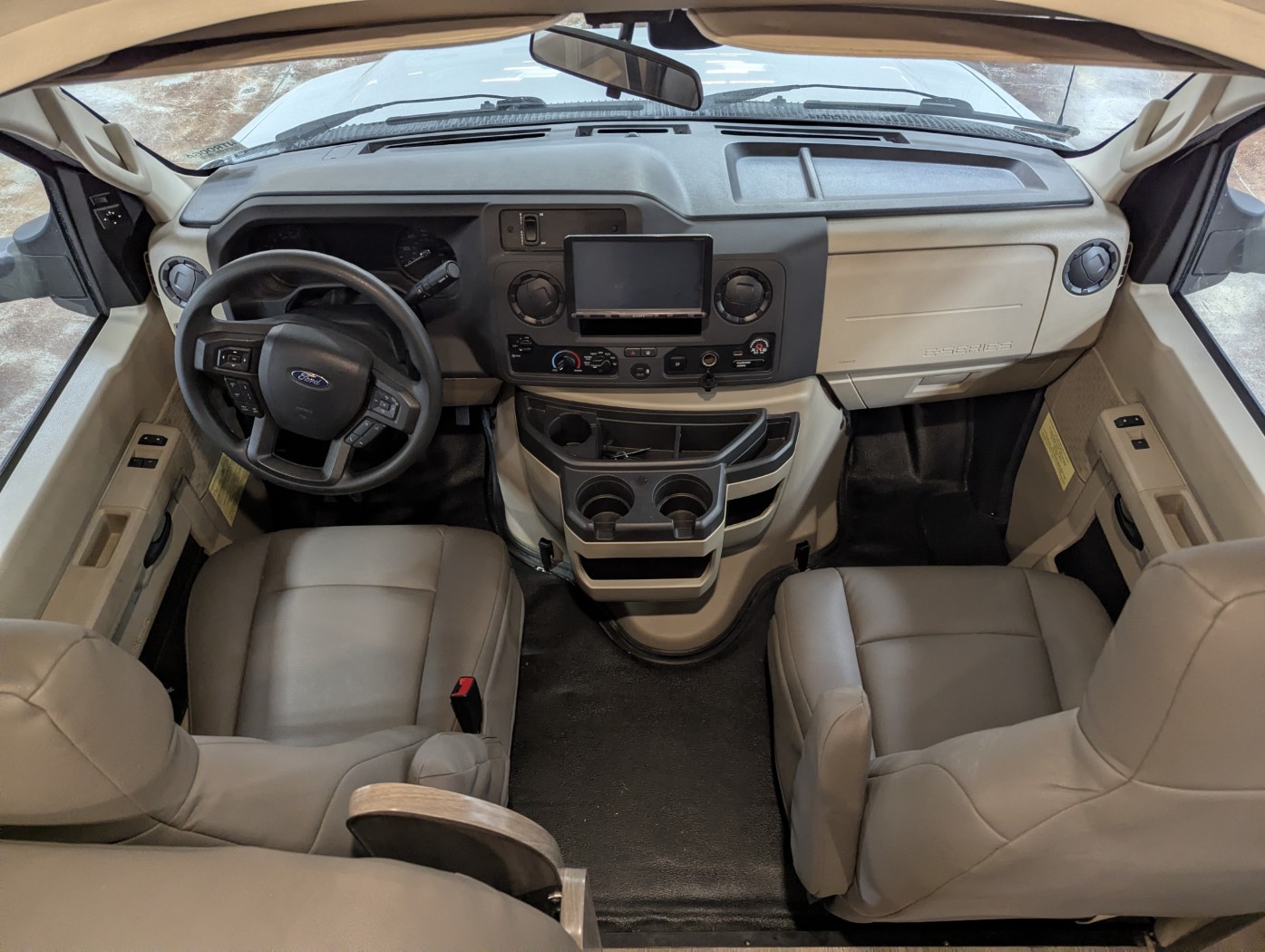 2022 Winnebago Minnie Winnie 22M - Image 7