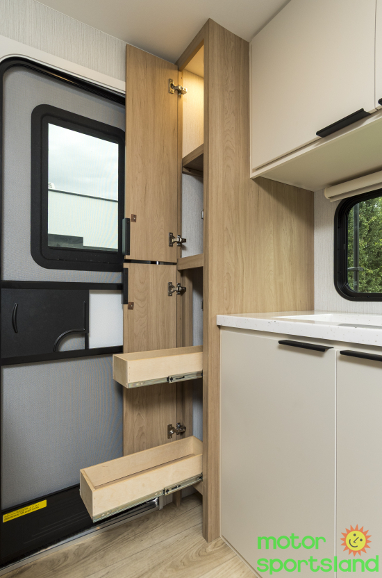 2026 Winnebago Thrive 24RKS - Image 18
