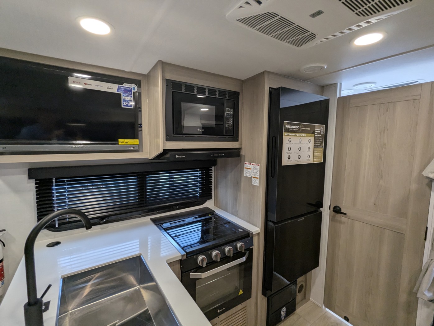2026 Forest River Rockwood Mini Lite 2520BH - Image 14