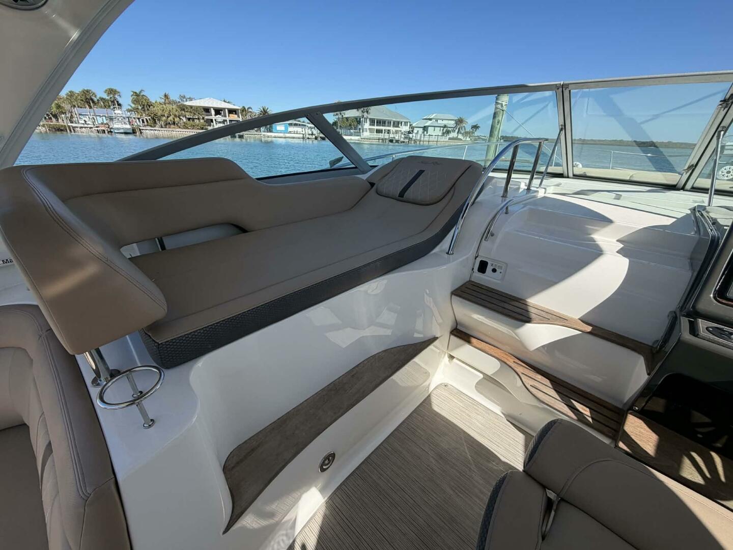 2016 Sea Ray 350 Sundancer - Image 28