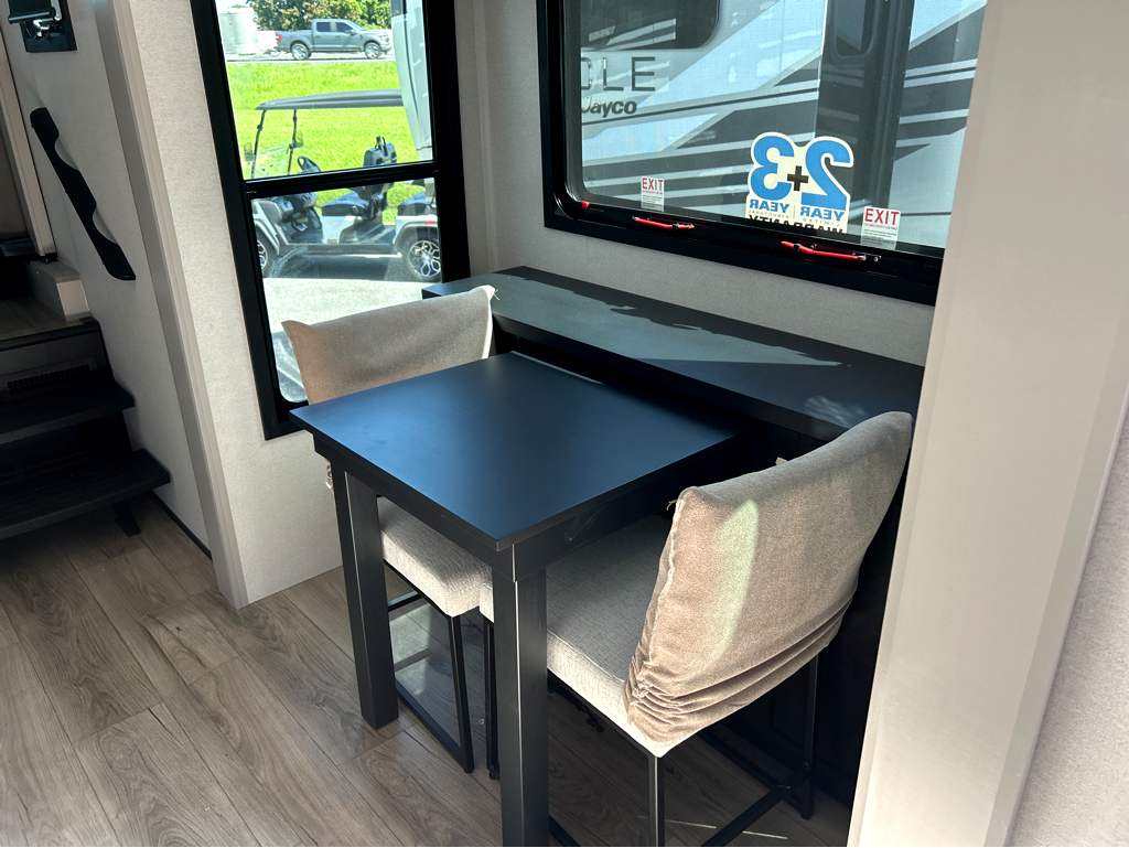 2026 JAYCO NORTH POINT 382FLRB - Image 11