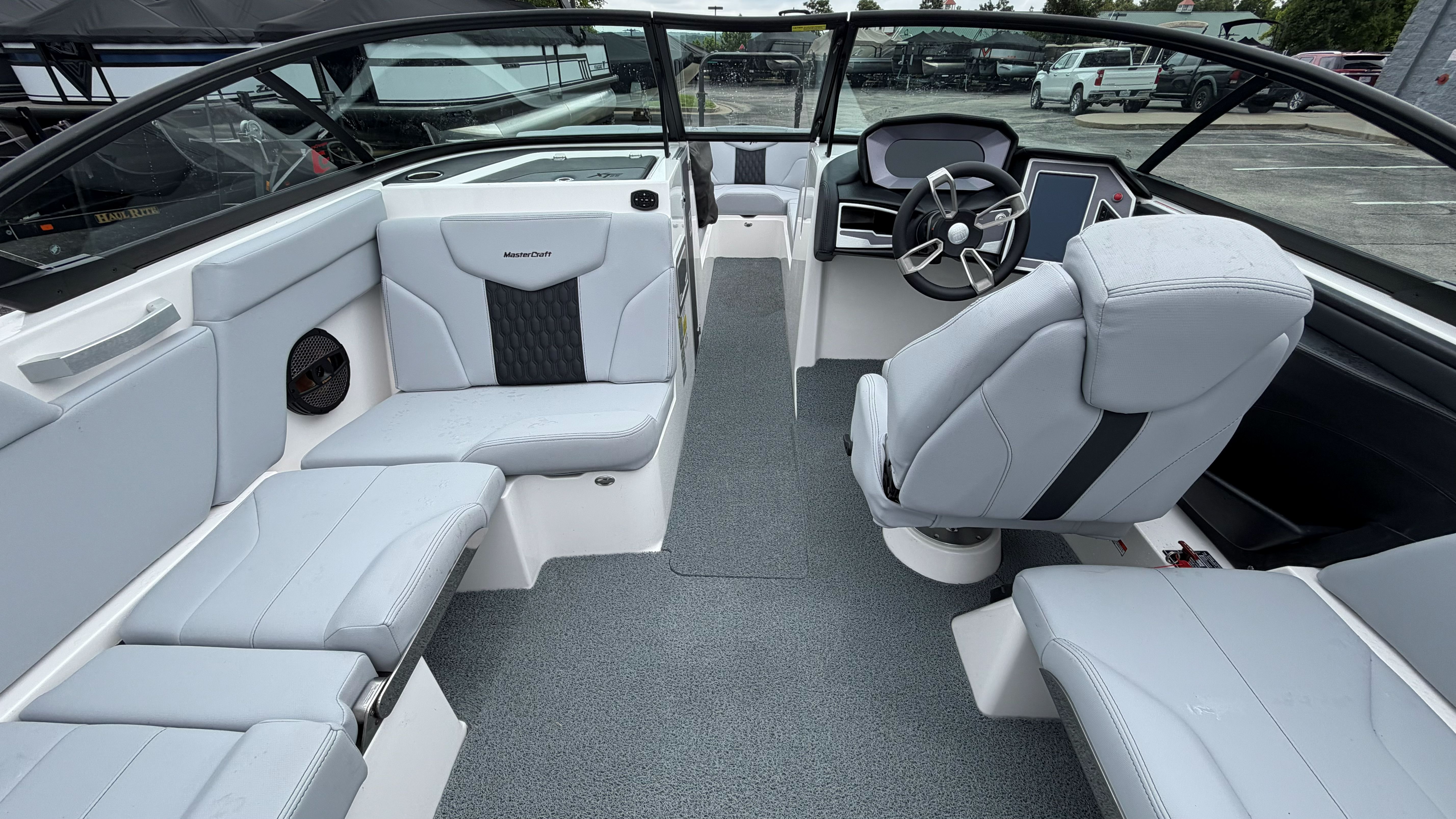 2024 MasterCraft XT25 - Image 51