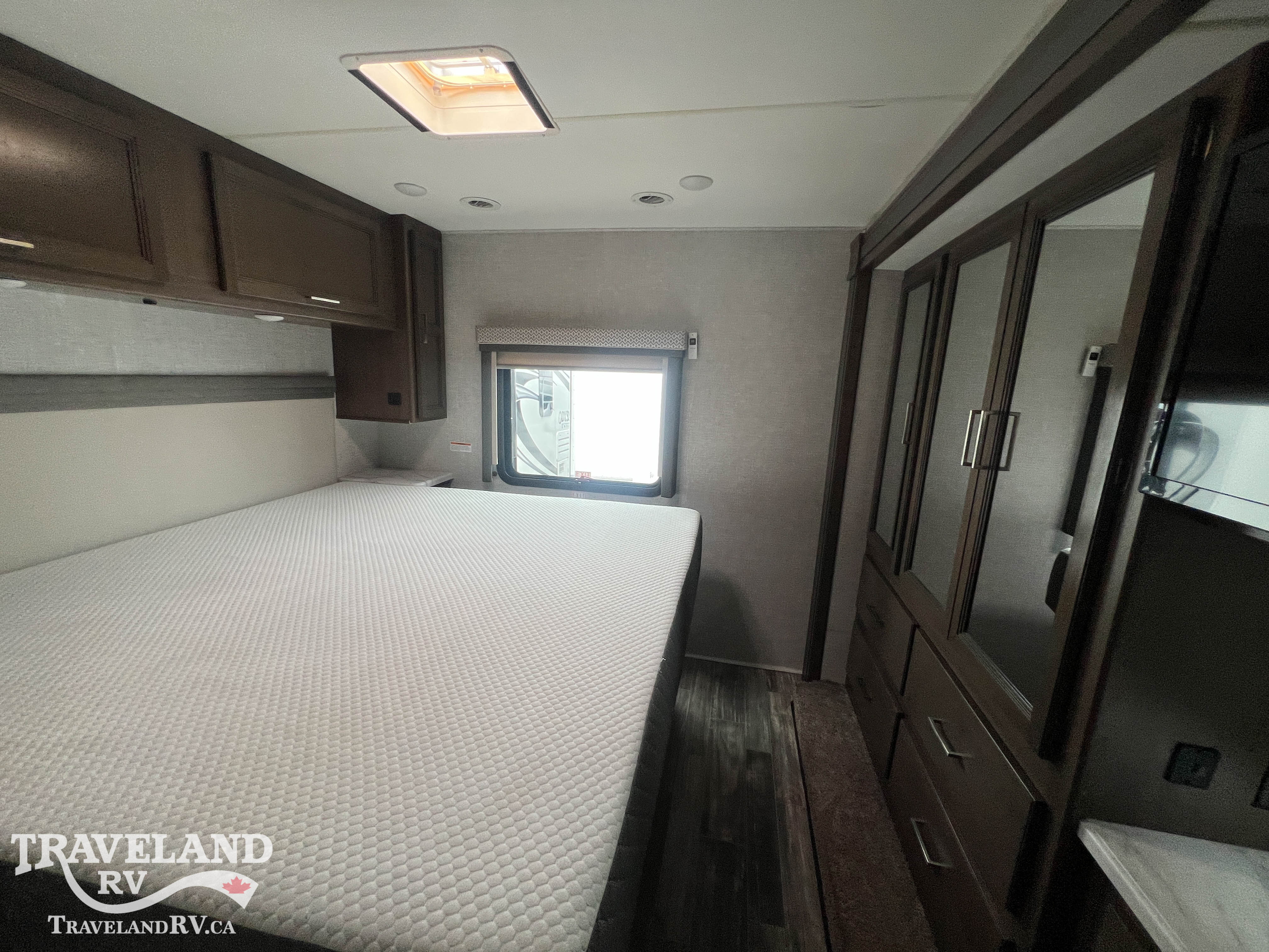 2022 Thor Motor Coach Hurricane 29M - Image 27