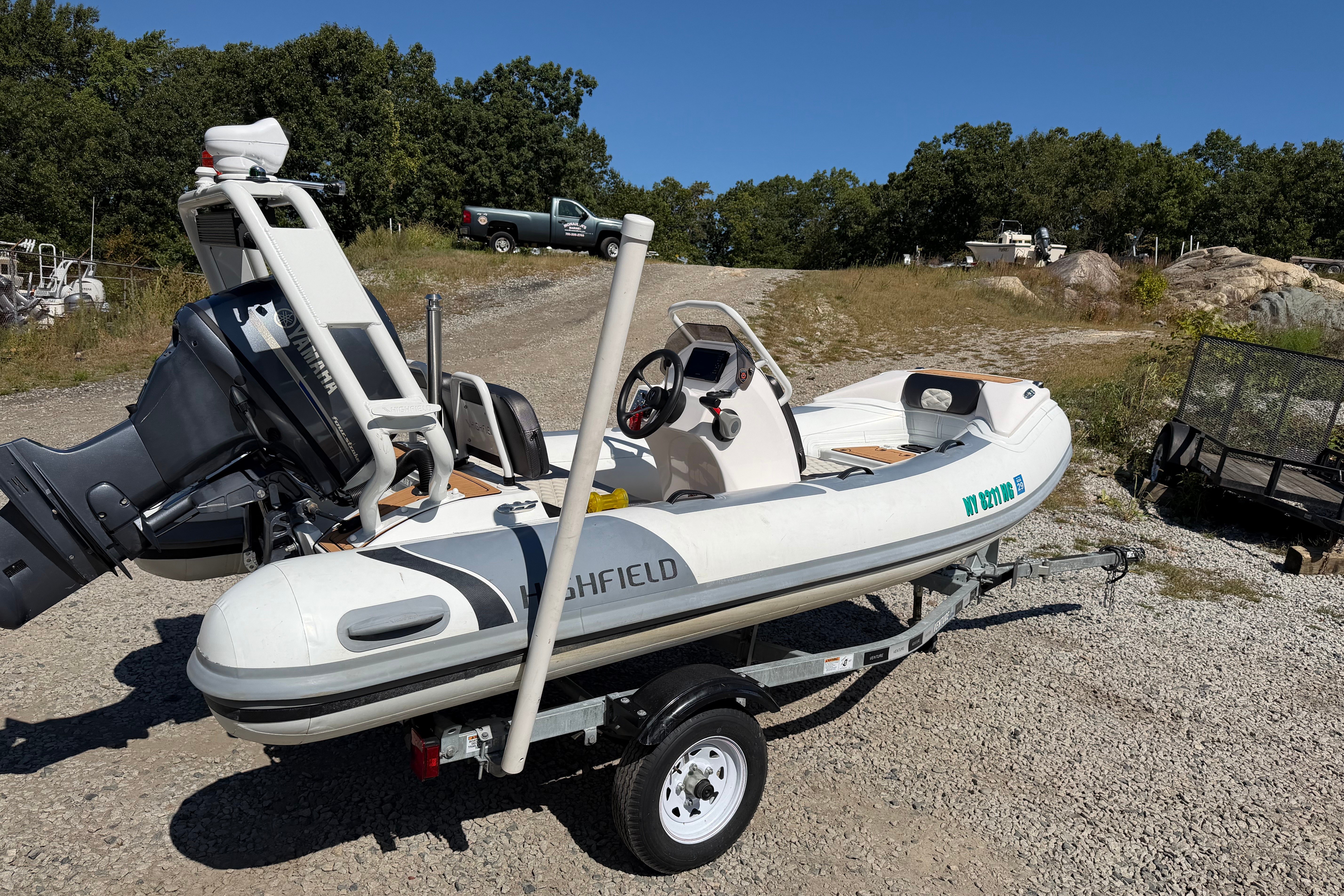 2022 Highfield Sport 390 Standard - Image 3