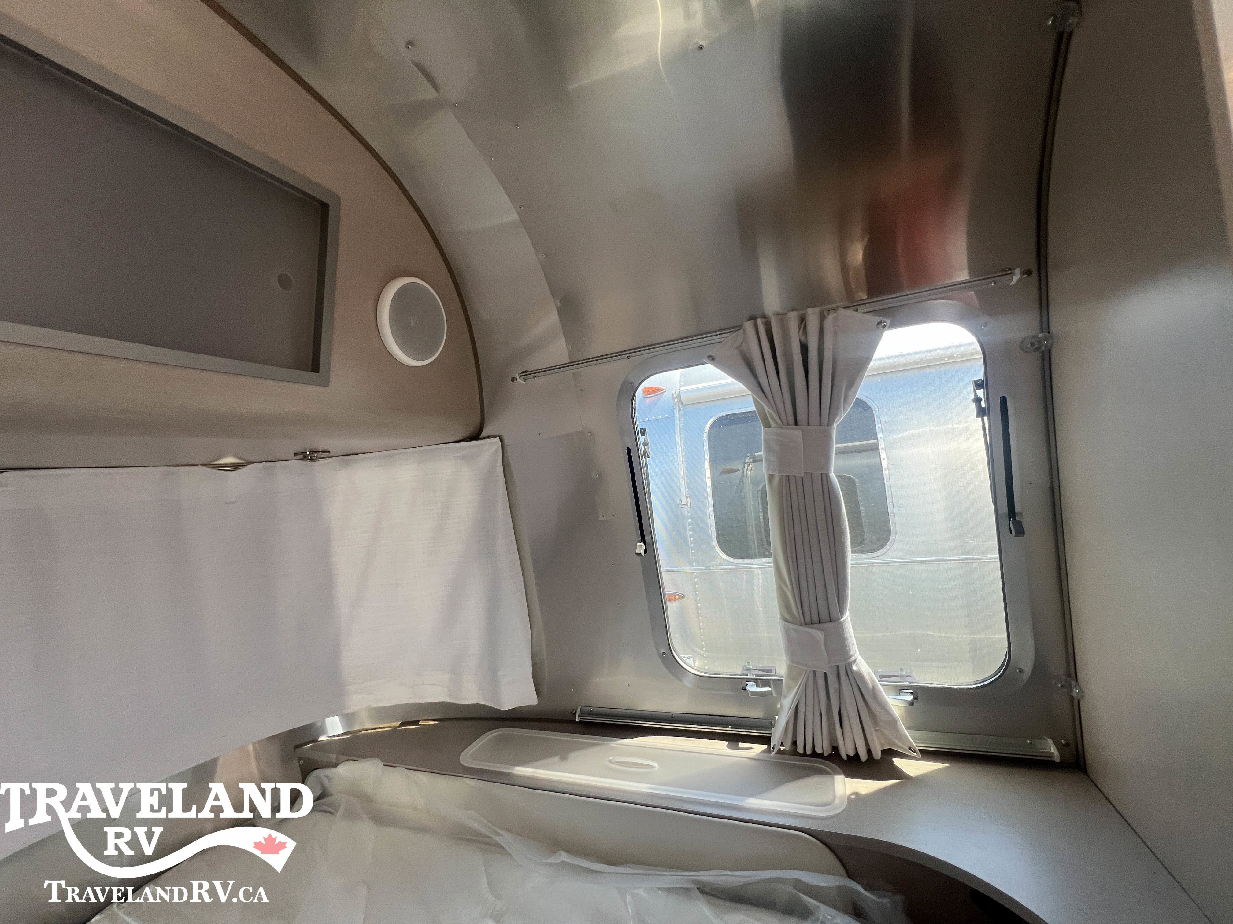 2025 Airstream Caravel 22FB - Image 20