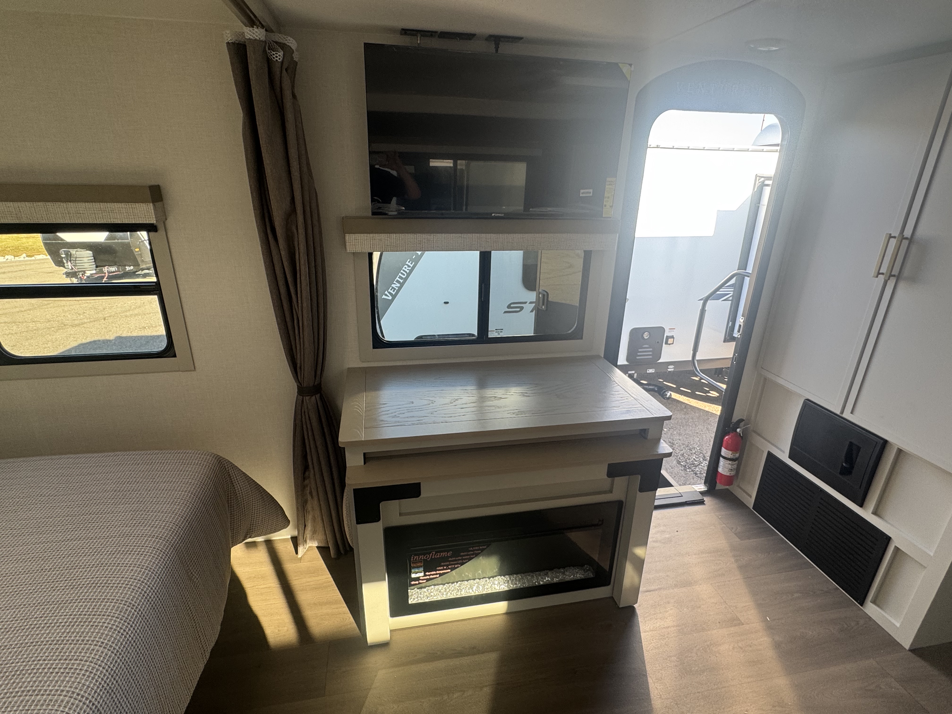 2027 VENTURE RV STRATUS 231VRK - Image 19