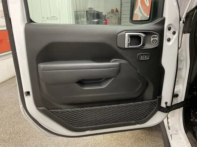 2025 Jeep Wrangler 4xe Rubicon 4x4 - Image 10
