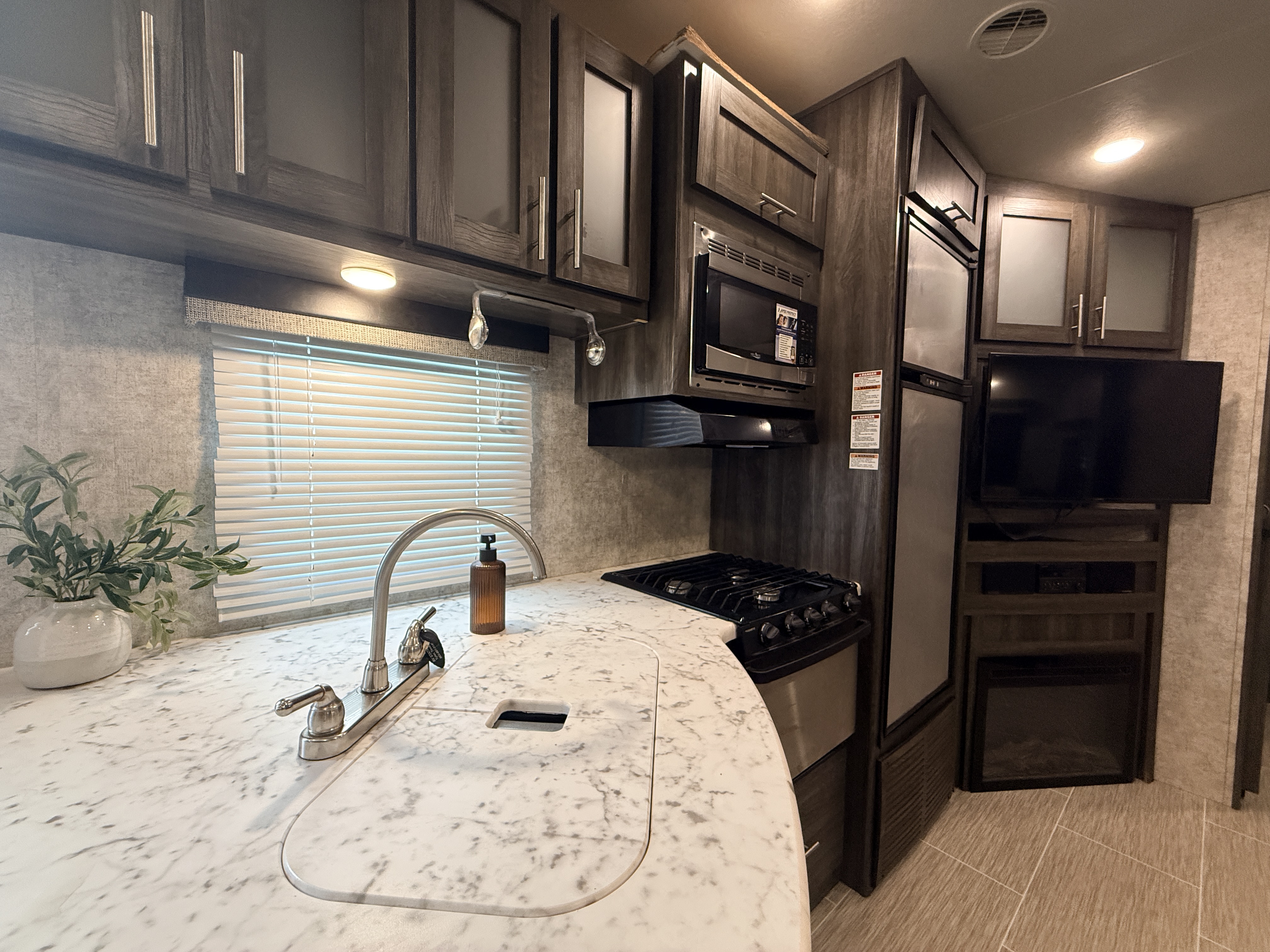 2019 Highland Ridge Mesa Ridge Lite MF2950BH - Image 12
