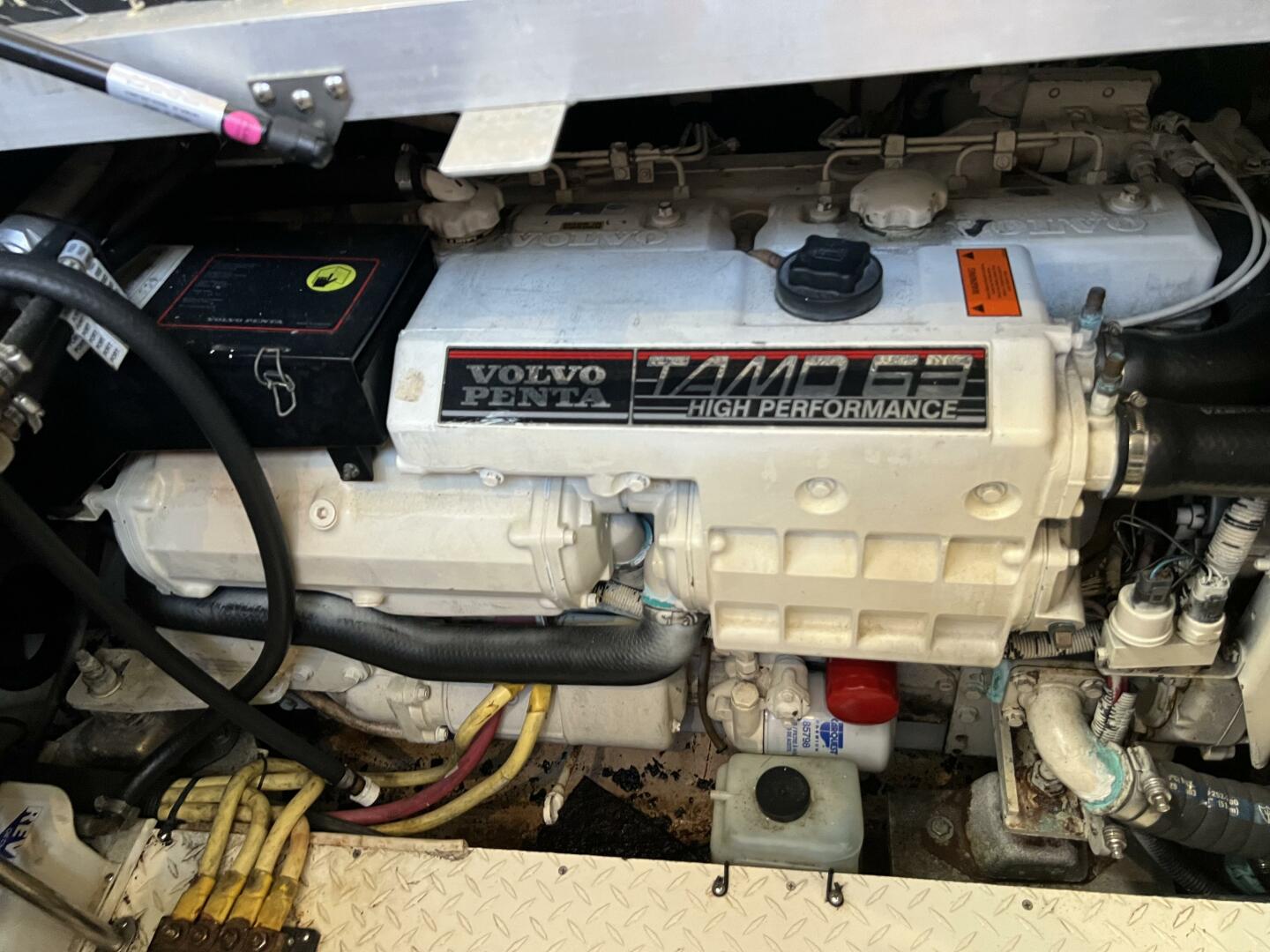 2004 Cruisers Yachts - Image 32