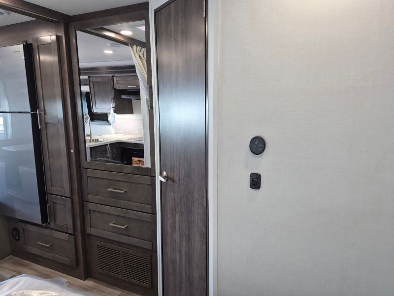 2026 Entegra Coach Vision SE 27ASE - Image 18