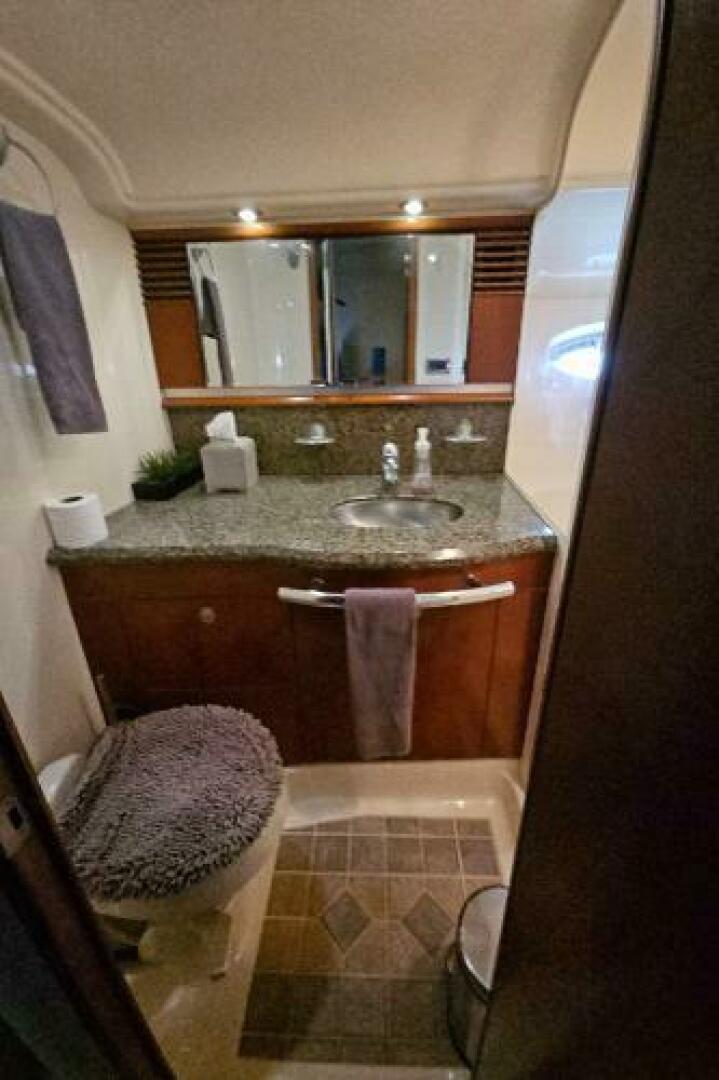 2005 Sea Ray 500 Sundancer - Image 33
