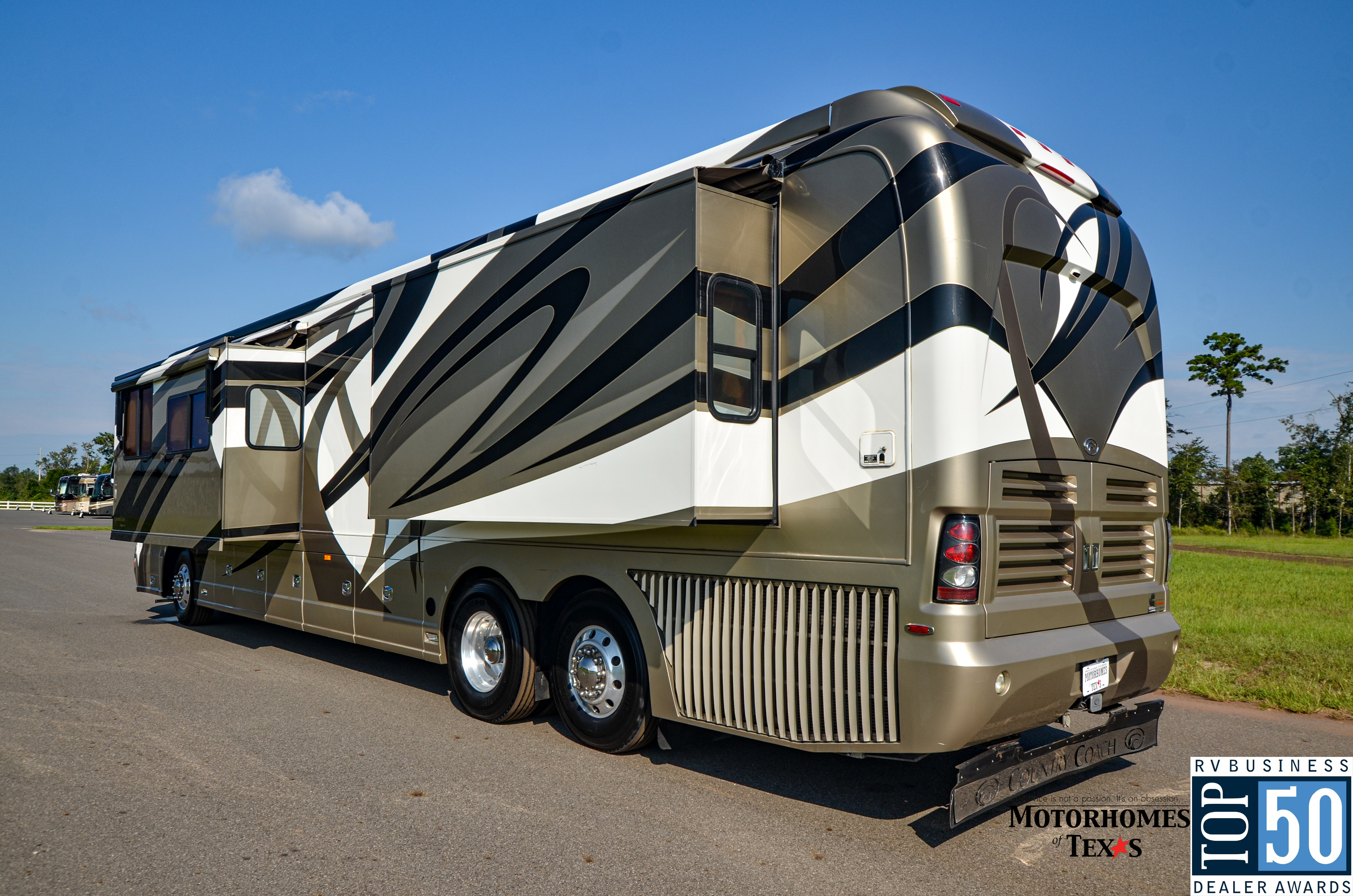 2007 Country Coach Magna  - exterior 31
