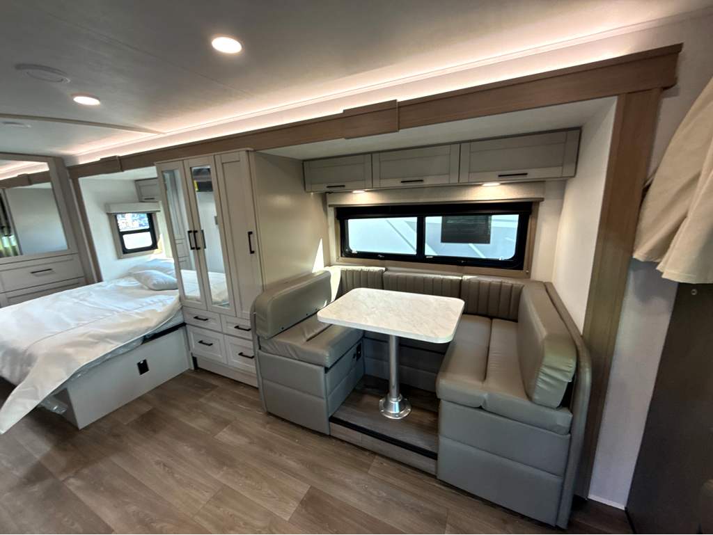 2027 ENTEGRA COACH ODYSSEY 24B - Image 12