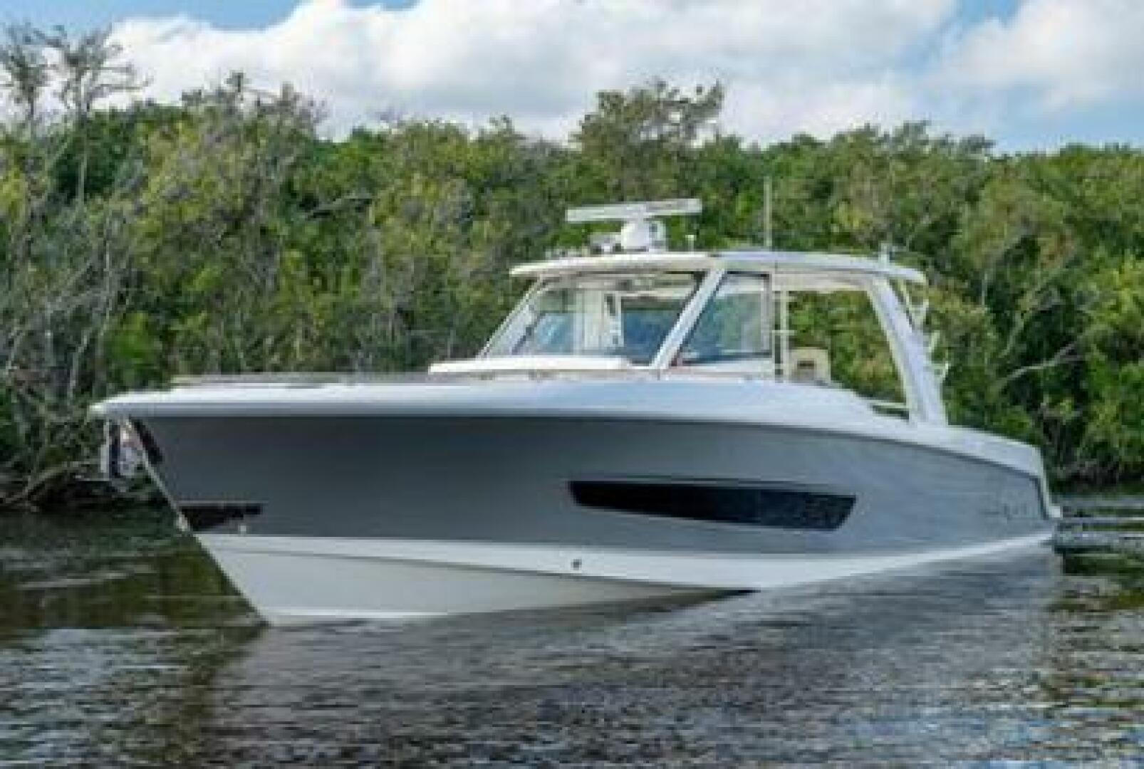 2020 Boston Whaler Outrage - Image 11