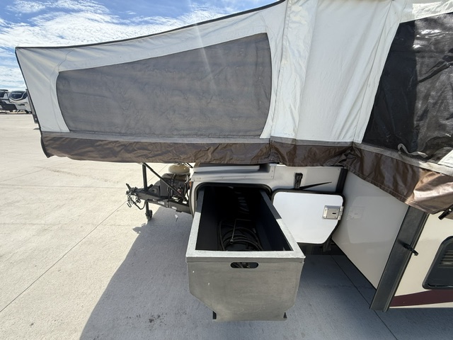 2017 Forest River Rockwood Premier 2514G - Image 6