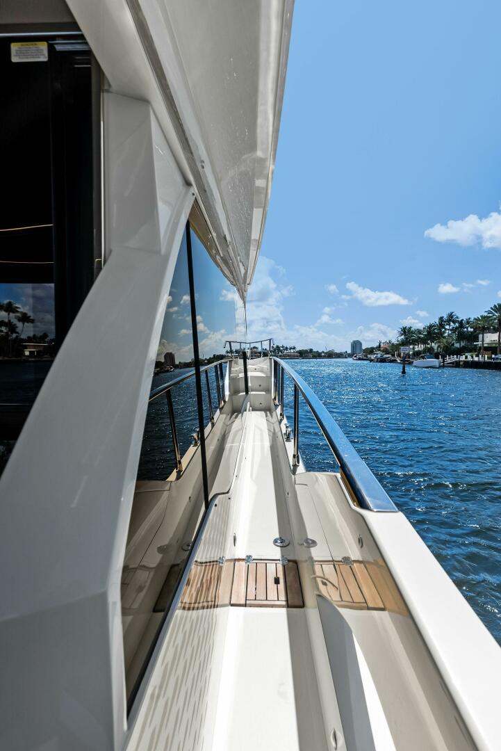 2023 Absolute 52 Fly - Image 23