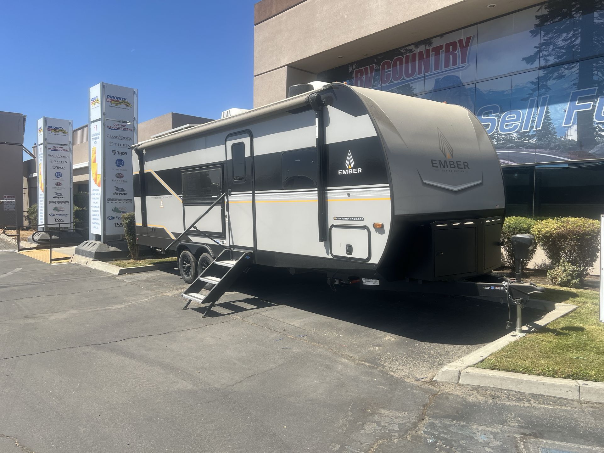2027 Ember RV Touring Edition 2300MLL - Image 10