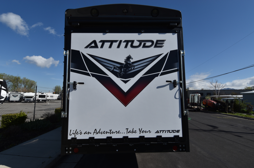 2025 Eclipse Attitude Wide Lite 5th Wheel 39A15G - Image 5
