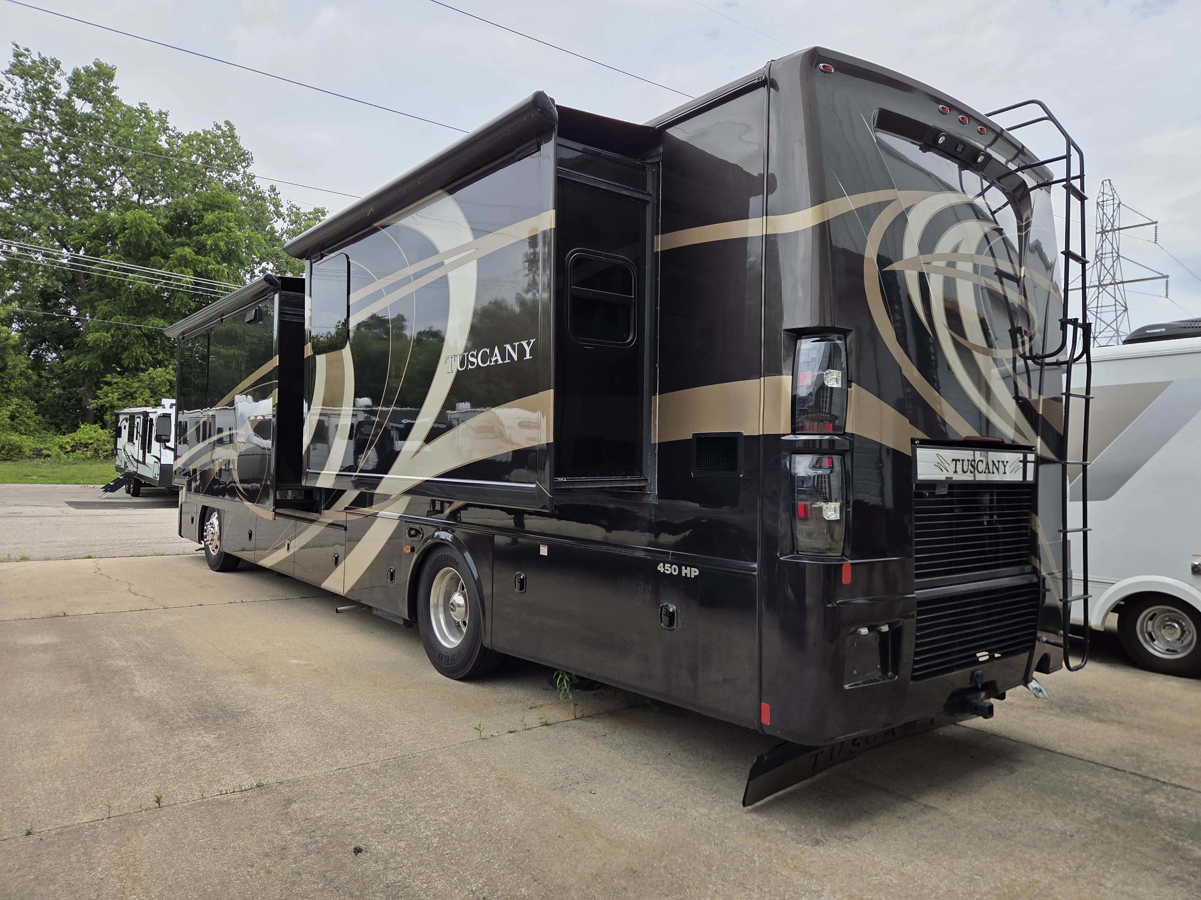 2015 Thor Motor Coach Tuscany 40KQ - Image 3