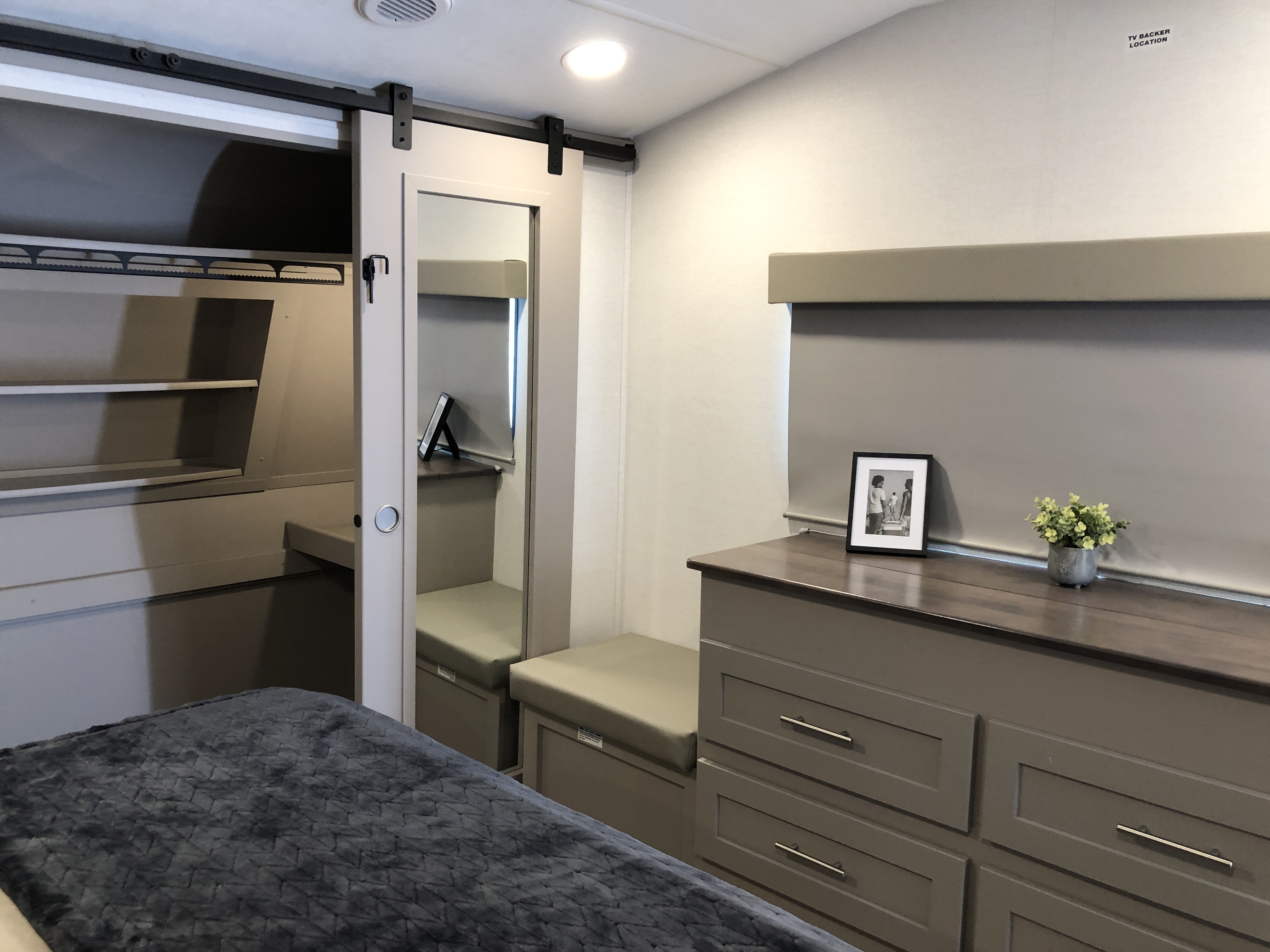 2026 Alliance RV Avenue 35RKS - Image 27