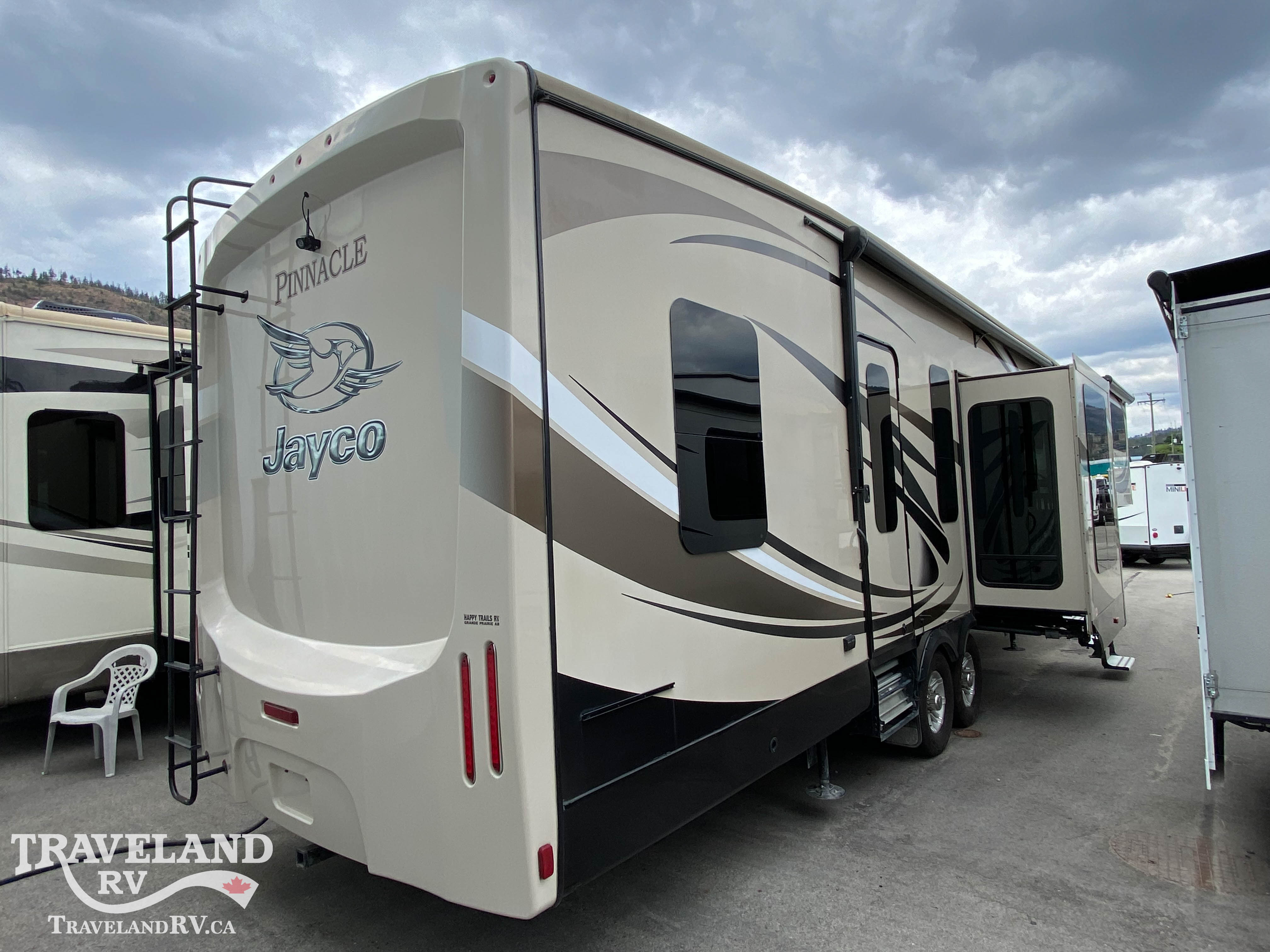 2016 Jayco Pinnacle 38FLSA - Image 5