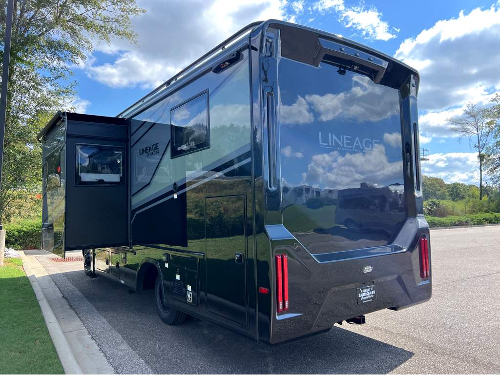 2026 Grand Design Lineage Series M 25TK - Image 3