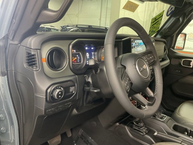 2025 Jeep Gladiator Sport S 4x4 - Image 13